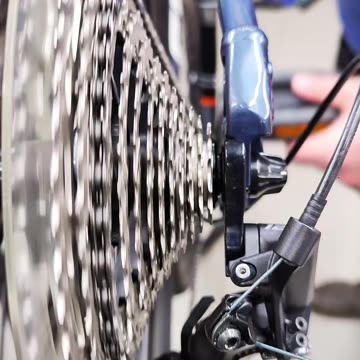 How does a 12 gear bicycle transmission work with a 11-46 cassette