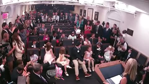 THIS IS THE MOST UNUSUAL WHITE HOUSE PRESS BRIEFING EVER SEEN [AND WE'RE JUST GETTING STARTED❗]