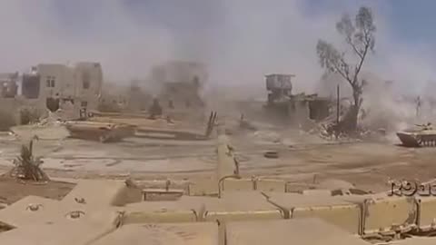 Syrian War Eastern Ghouta, Damascus, BMP-2 hit by IED (only damaged) 2013.07.18