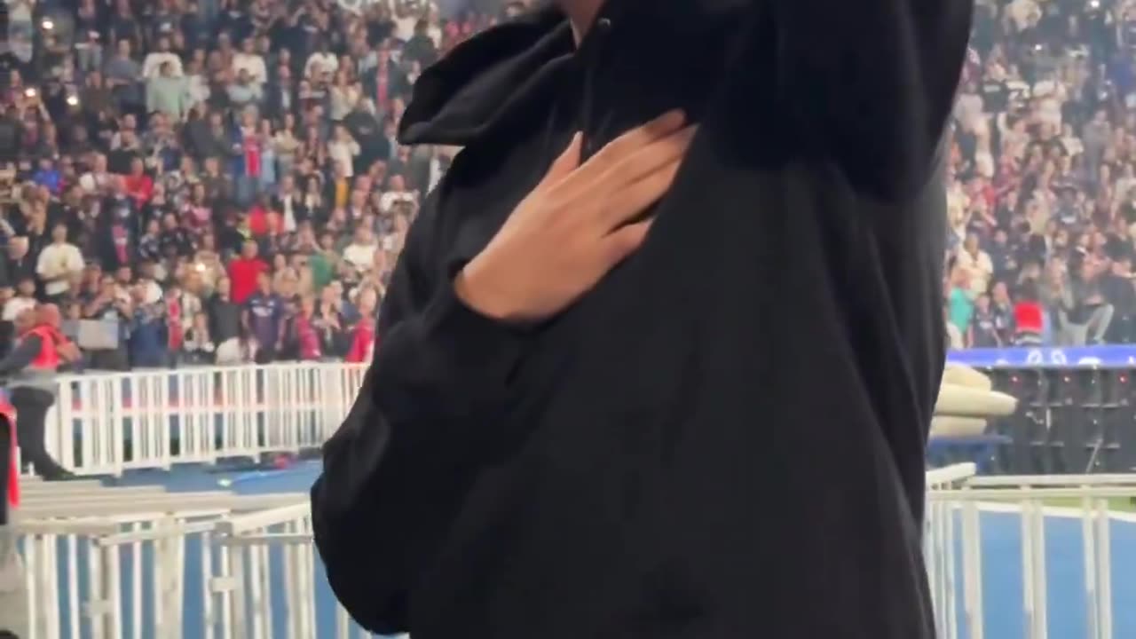 PSG fans chanted farewell to Donnarumma