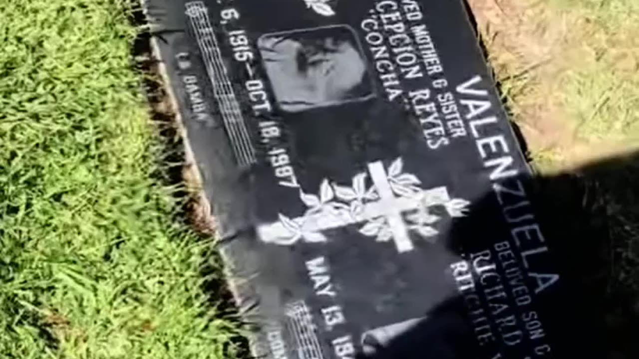 FAMOUS GRAVES - VOL. 366: RITCHIE VALENS