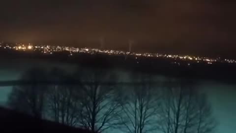 THAT'S SOME DIFFERENT LIGHTNING ... 🤷‍♀️🤷‍♂️🤔😳