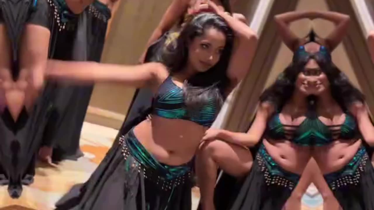 Crazy Girls' Dance....❤️