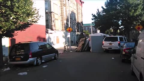 NYC Migrants Carrying Mattresses On Top Of Their Van Not Properly Tied Down Hit Every Single Vehicle