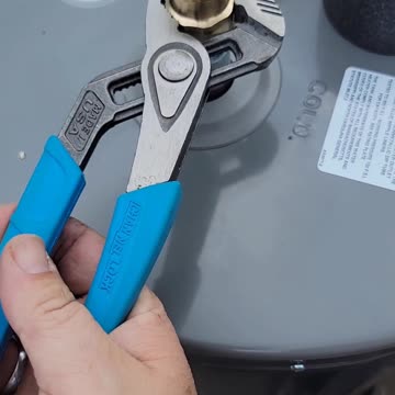 Plumbing Fittings vs Channellock Speed Grip V-Jaw