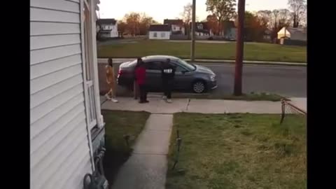 negros jump little White girl