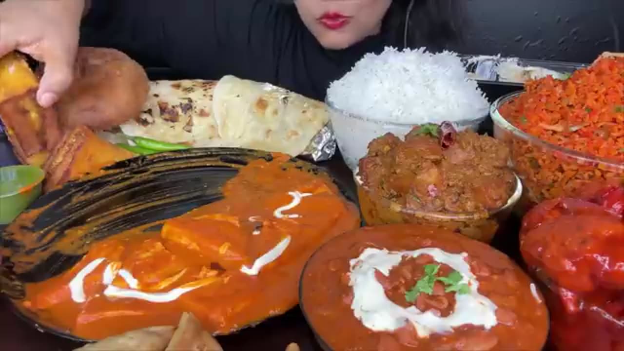 ASMR EATING BUTTER NAAN,RAJMA MASALA,FRIEDRICE,ALOO MASALA,PANEER BUTTER MASALA,SAMOSA,KACHORI