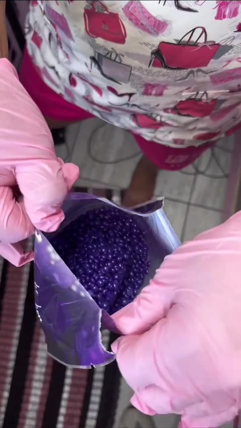 Melting Hypnotic Purple Seduction Hard Wax | @waxing_with_mie in California