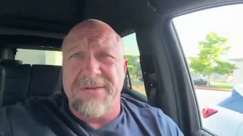 Alex Jones commentary - India and Pakistan at war video of strike / nuclear war?