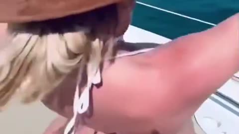 Britney Spears twerking and dancing in bikini on private boat