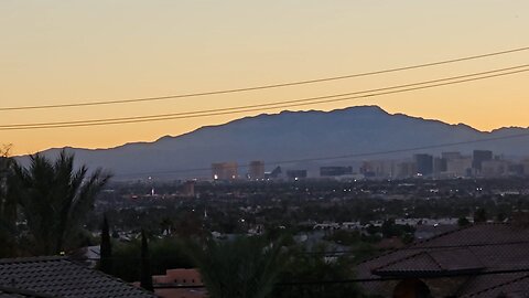 Did you SEE tonight's WINDY Las Vegas sunset? Check THIS out! 10.28.2025 #follow #travel #gaming