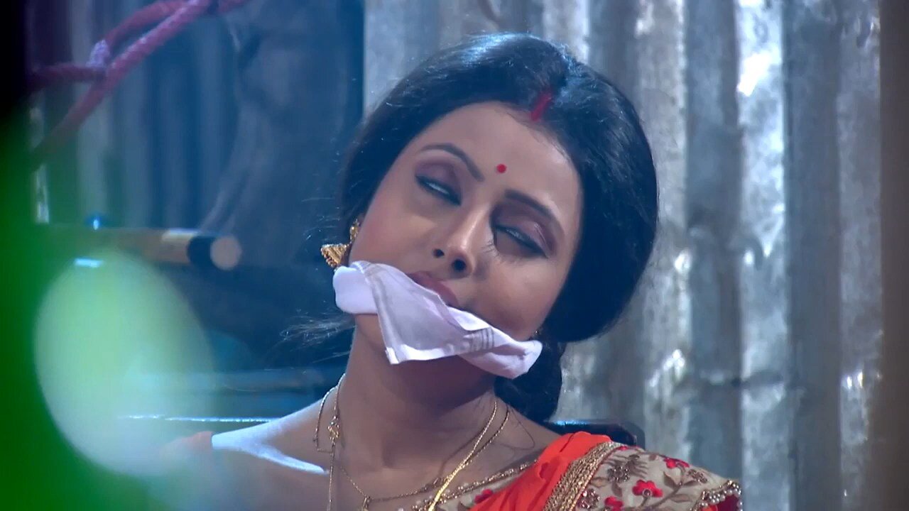 Ke Apon Ke Por (gagged)