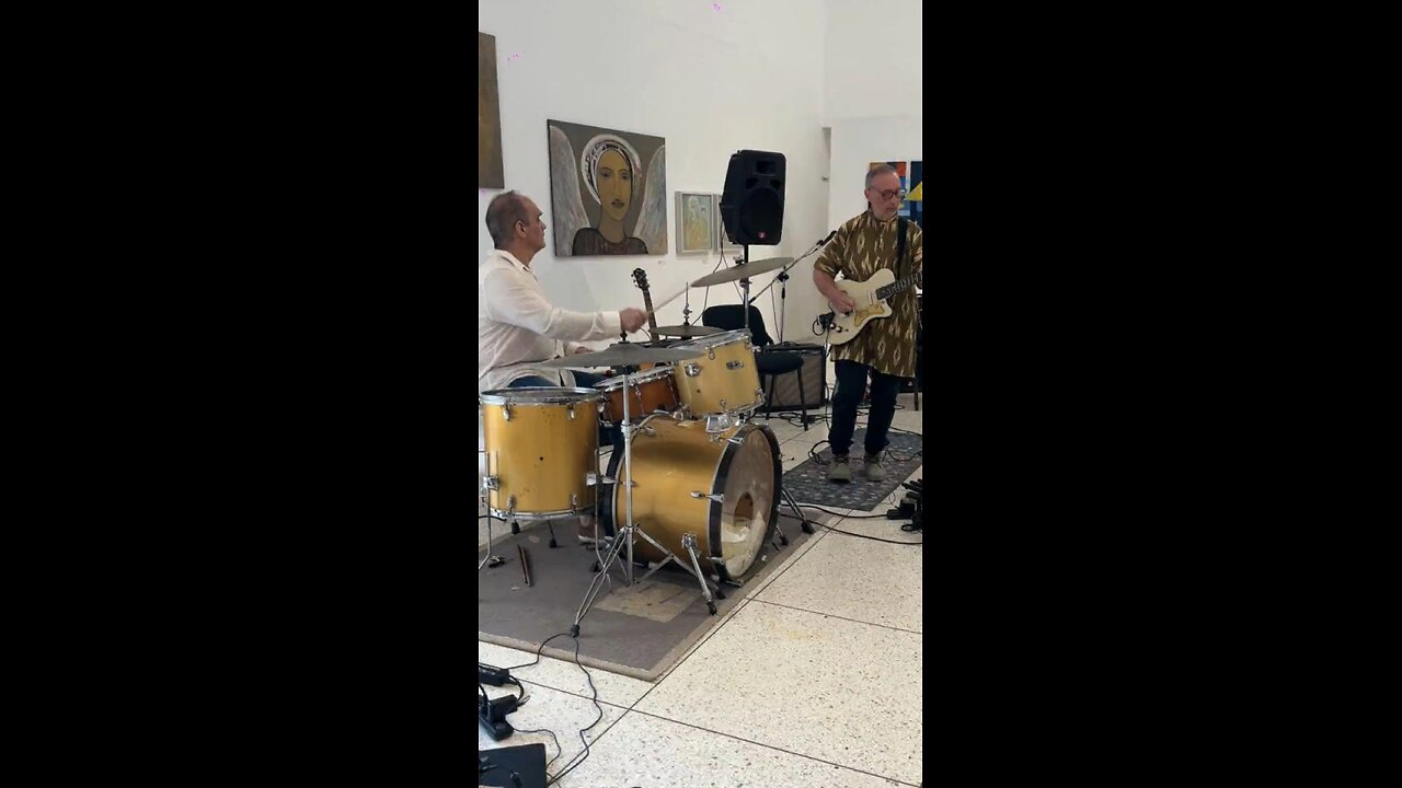 canciones de nuestro grupos progresivos Avatar e Indalai. Este tema se llama “Gran Azul”