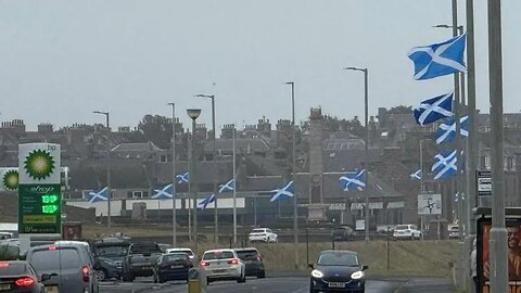 SNP Pulling Down Scottish Flags!