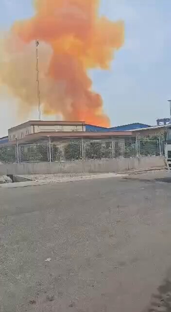 Shocking Cellphone Footage Captures Massive Explosion at Shahid Rajaee Port After Sulfur Leak