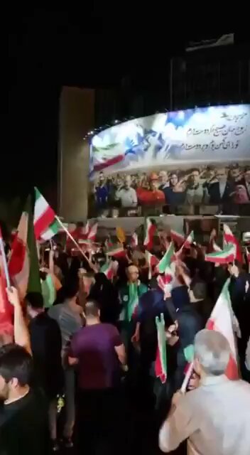 🚨🇮🇷🇶🇦🇮🇷 BREAKING: Iranians take to the streets of Tehran