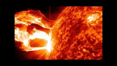Earth's SWARMED by STRONG Winds From The Sun Sparking Global Storm!