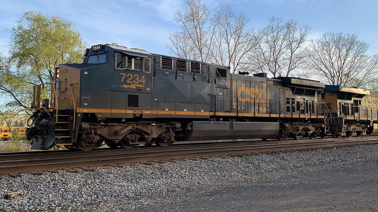Lightning Fast CSX Train part 17 Super Shuttle