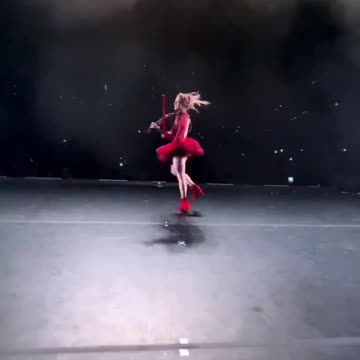 The Mesmerizing performance by Lindsey Stirling !