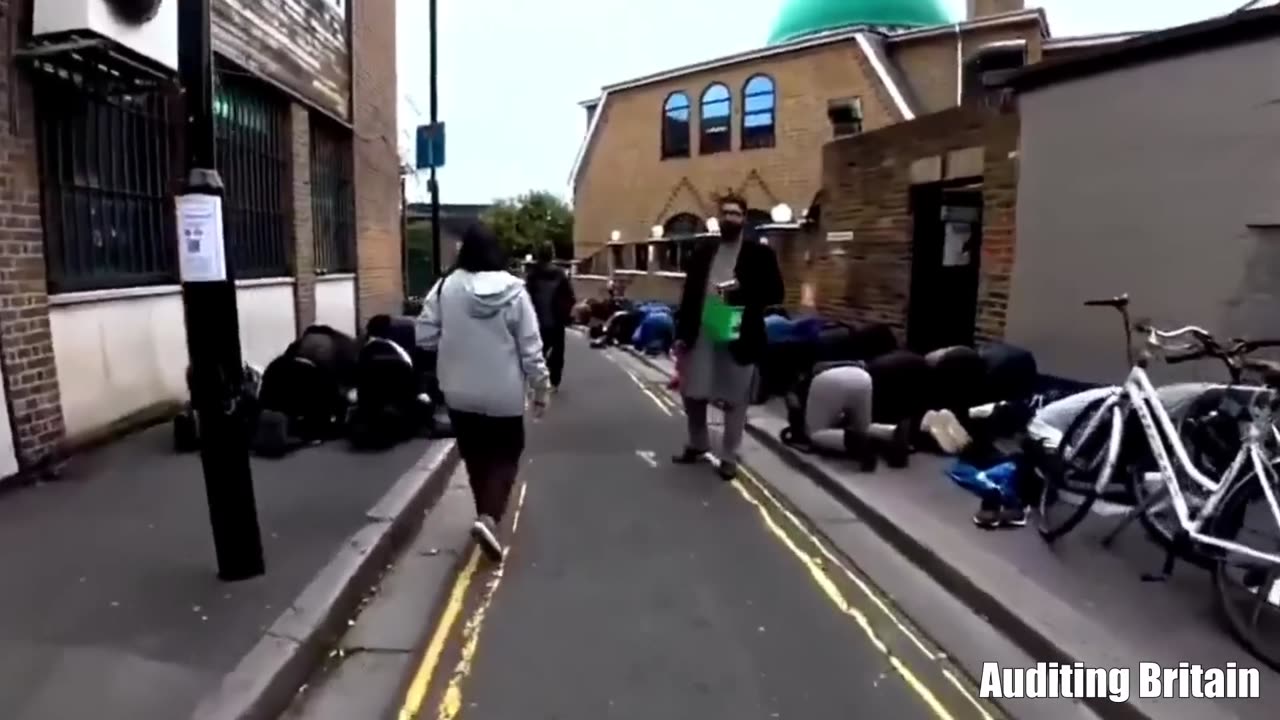 Paul Joseph Watson - Everyone Is Noticing