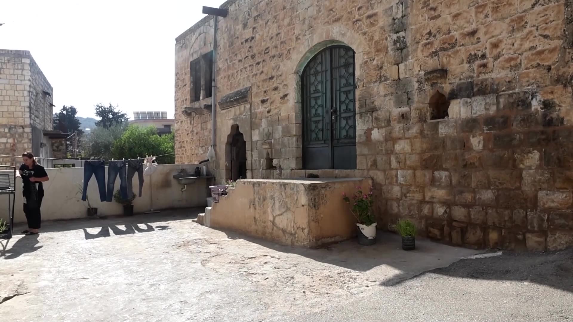 Lebanese Christians pray papal visit keeps religion in Middle East