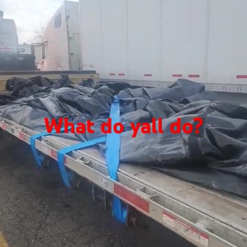 A MUDDY MESS #reallifetruckers #truckinlifestyle #trucking #reallifetrucker #truck #ourtruckinglife