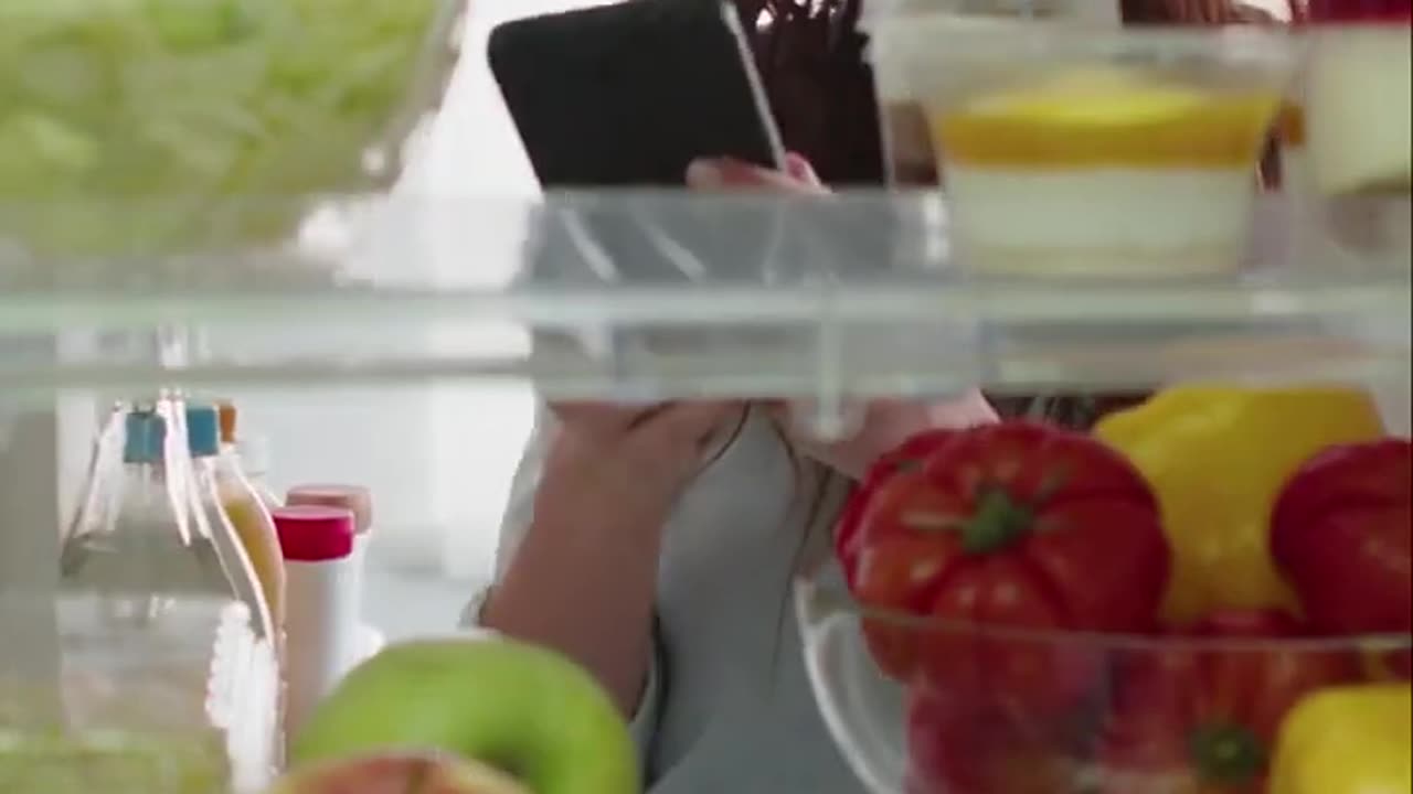 Opening the Fridge Without Hunger? Here’s the Real Reason Why 🍽️