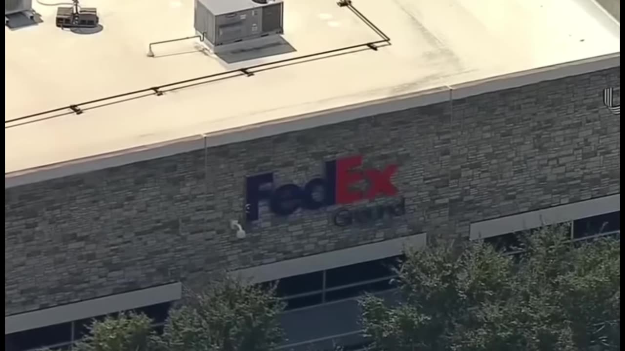 Employee Killed at Dallas FedEx Facility