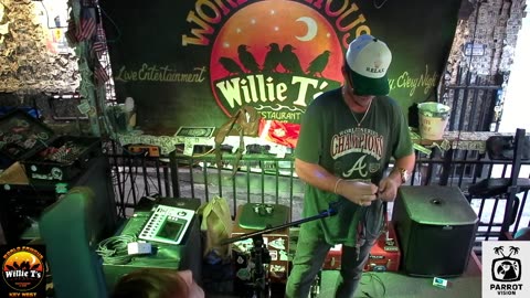 LIVE Music Everyday!