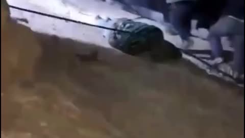 The moment a group Israeli settlers attacked Palestinians