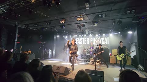 Faster pussycat ( live)