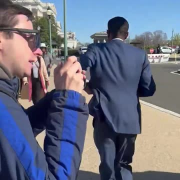 Rep. Tim Burchett Shuts Down 'Stalker' Reporter With Hilarious Quip