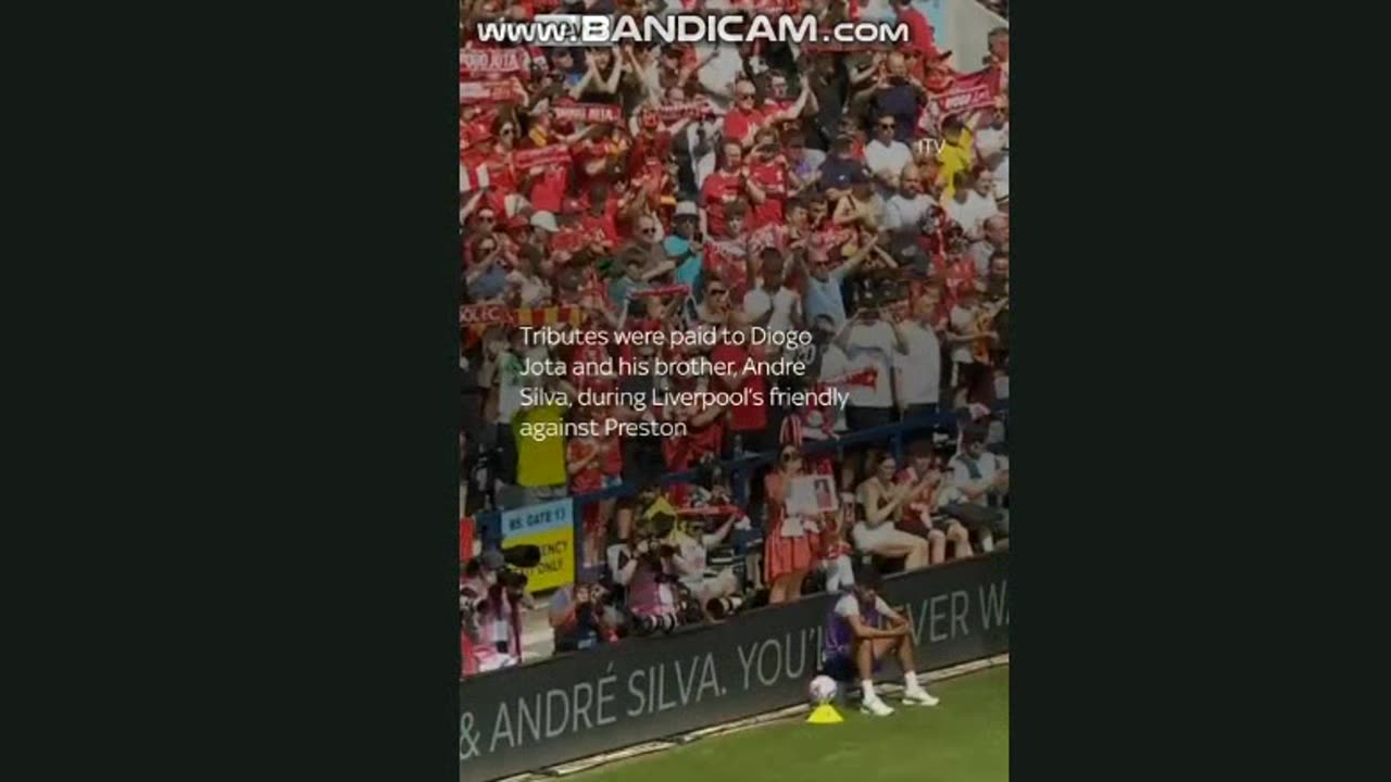 Homazhe për Diogo Jota, Liverpool rikthehet në fushë