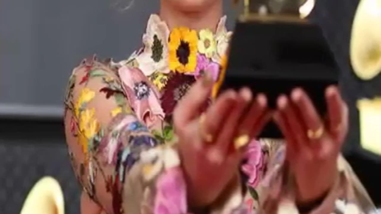 🎼Taylor Swift y🎶Beyoncé Rompen📈Récords de Ventas Mundiales #shorts