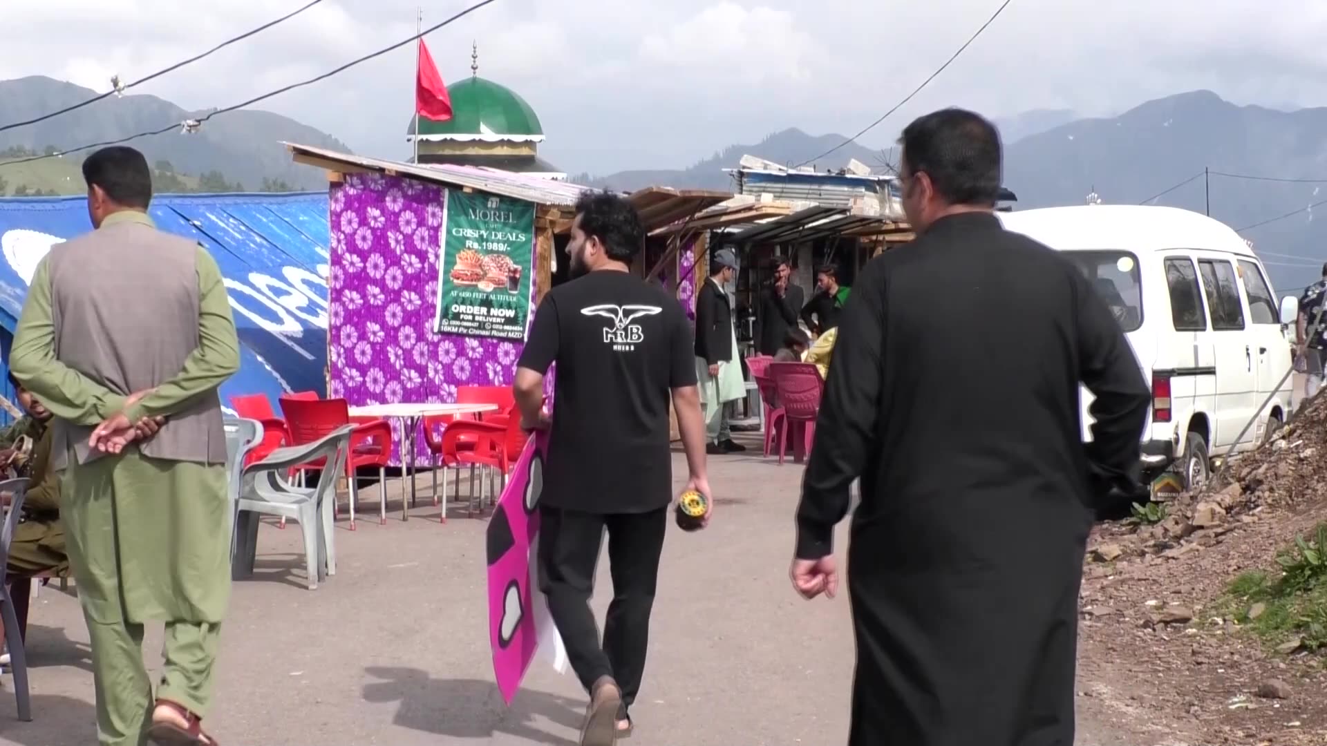 Kashmir braces for long tourism slump as tensions rise