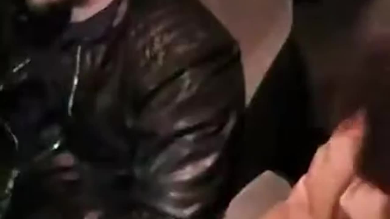 Italian YouTuber streams in da car