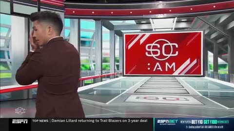 🏈🎤 The SportsCenter Anchor's Coldplay Concert Reenactment is TOO Funny! | FunFM