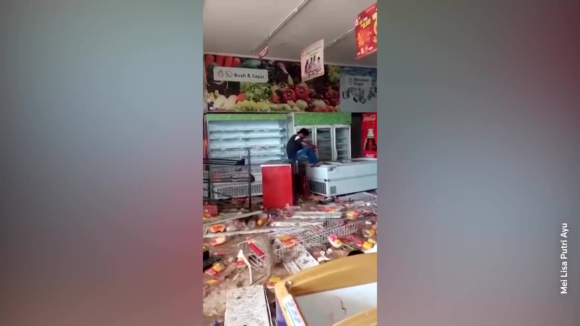Video shows aftermath of store looted in flood-hit North Sumatra