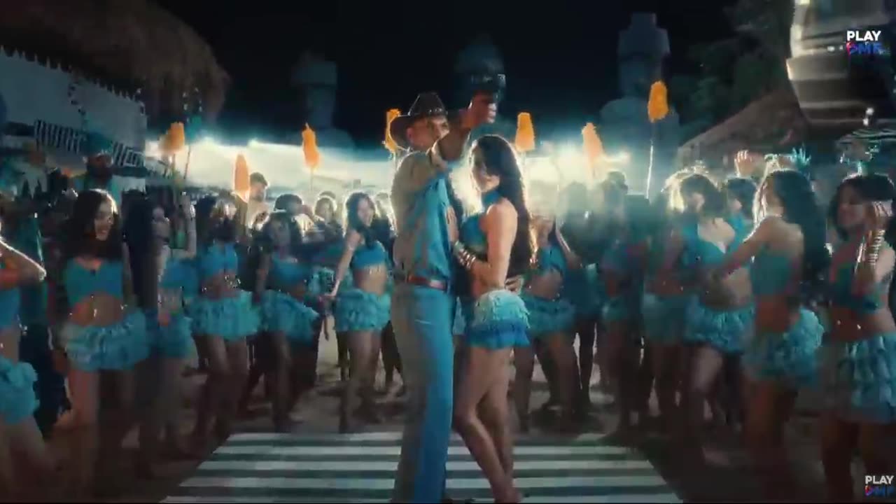 BESOS - Jacqueline Fernandez & Shikhar Dhawan