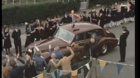 MIND YOUR LANGUAGE S02E02 - Queen for a Day