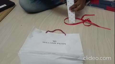 unboxing a gift wrap pen