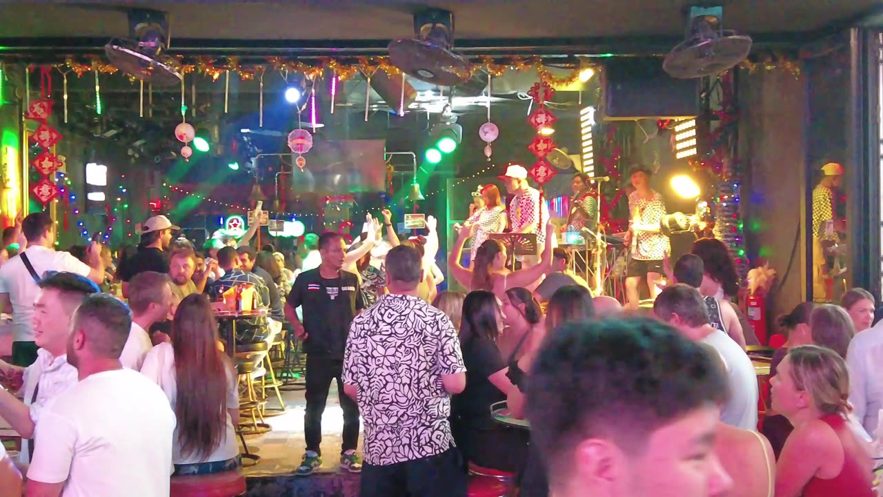24 Hours in Thailand’s Party Capital – This Got Out of Control! ⏳🔥