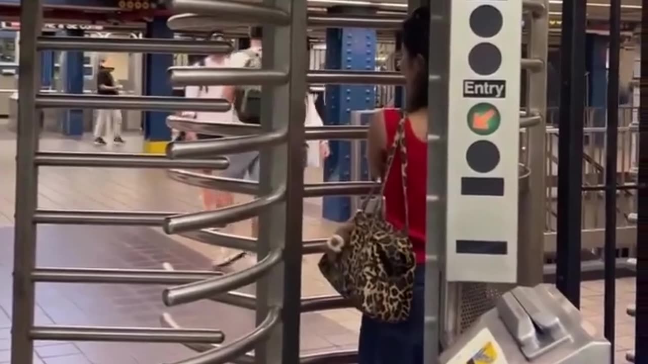😂🚇 To Catch Your Train in Time! | FunFM