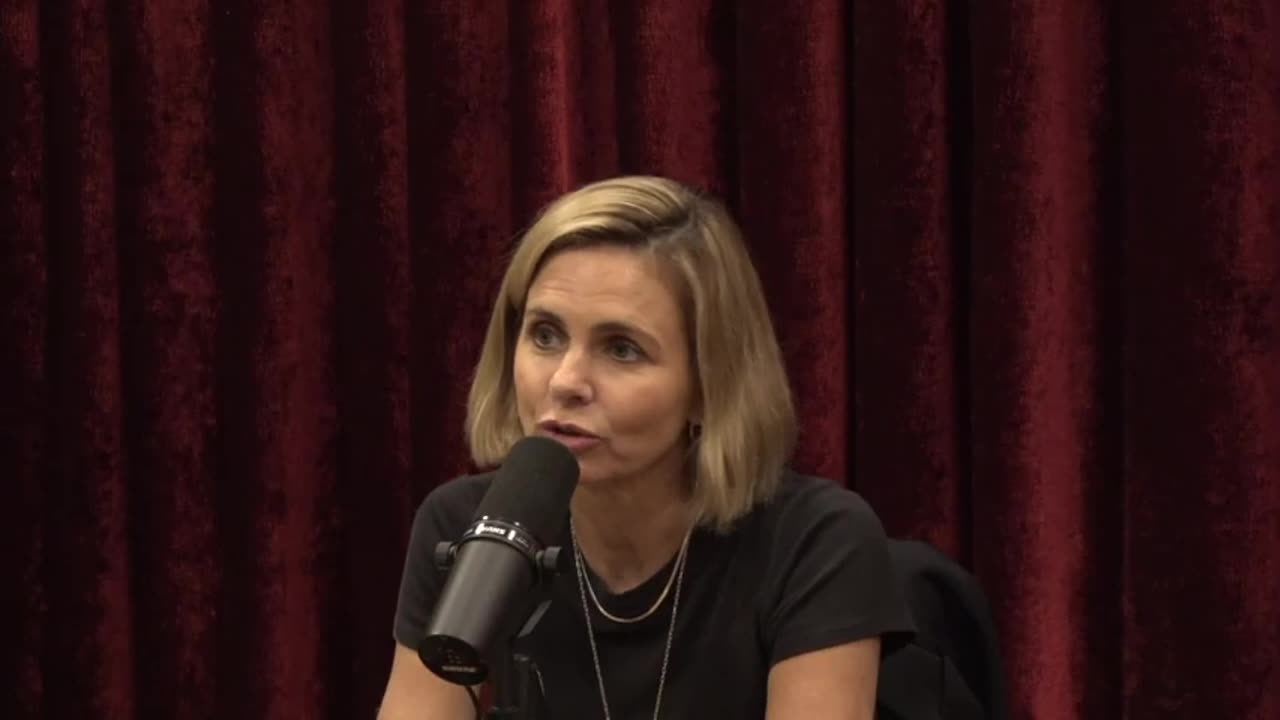The Joe Rogan Experience | Mariana van Zeller (2395)