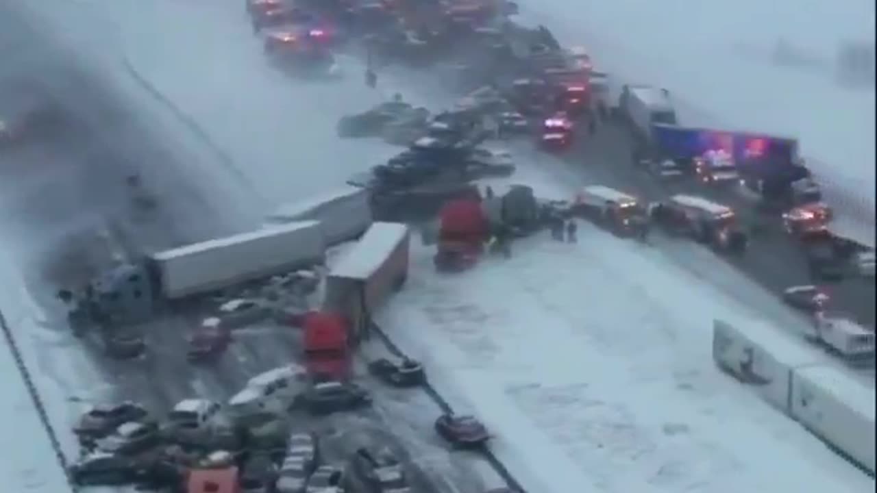 Reshjet e dendura në SHBA, aksident masiv në Indiana, përfshihen 45 automjete