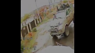 Drones rusos destruyen vehículos militares ucranianos