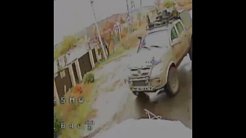 Drones rusos destruyen vehículos militares ucranianos