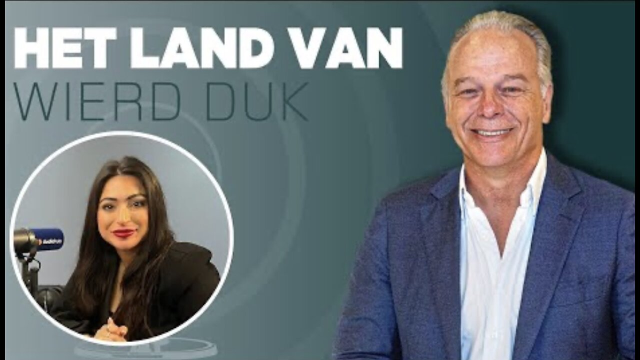 Lale gul bij een podcast 14