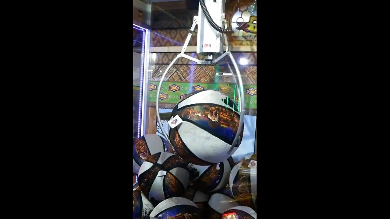 GIANT Claw Machine! 🏀