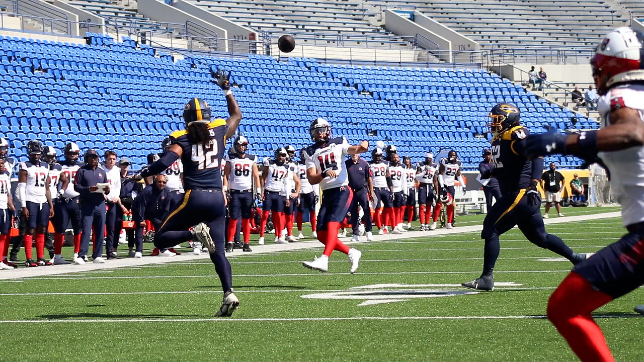 Houston Roughnecks QB Nolan Henderson connects Emmanuel Butler